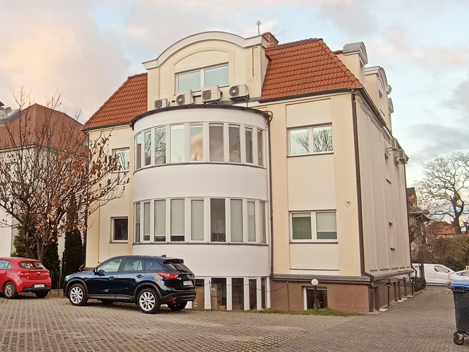 Willa Nowowiejskiego 2