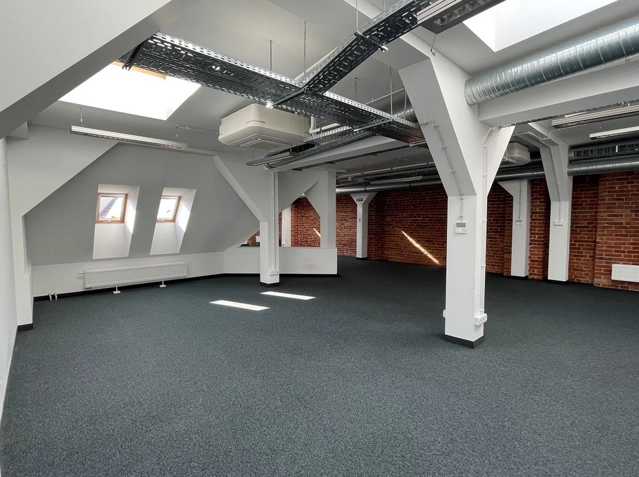 Pokoyhof Business Center 3